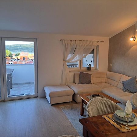 Apartman Lucia Posedarje Exterior foto